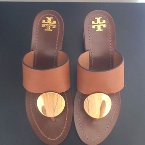 Tory Burch Gold Disc Brown Leather Sandals Never Worn Size 8.